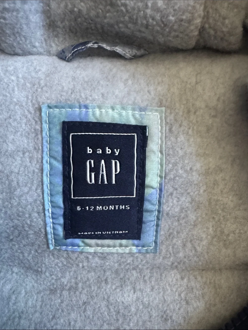 GAP Hooded Puffer Jacket in Blue Scenic Print